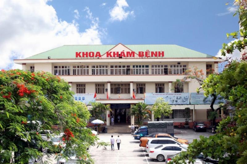 Hình ảnh minh họa quá trình đặt lịch khám bệnh viện Từ Dũ trực tuyến qua ứng dụng trên điện thoại, giao diện thân thiện dễ sử dụng.